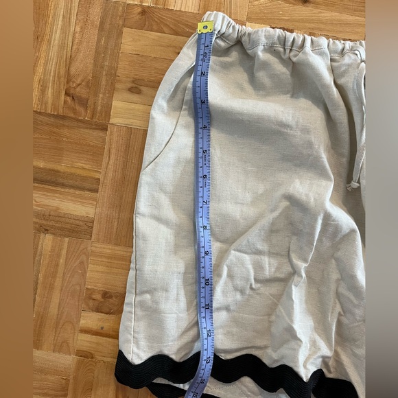 NWT Francesca’s Beige Linen Blend Shorts with Black Trim - Picture 7 of 8